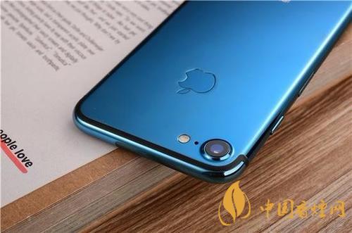 iphone12藍(lán)色好看嗎？ iphone12藍(lán)色和白色哪個好看？