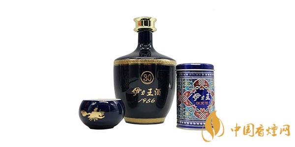 伊力王酒多少錢一瓶 伊力王酒1956鐵盒30年價(jià)格